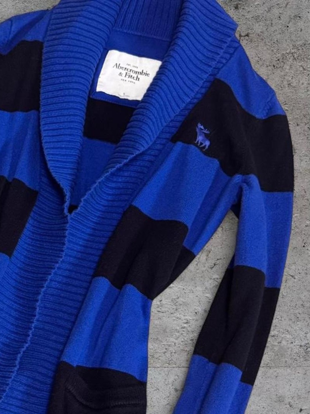 Abercrombie & Fitch Vintage Y2K Blue/Navy Striped Cardigan Sweater